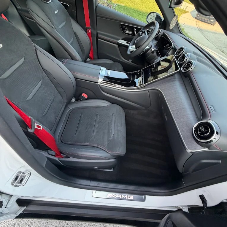 Mercedes AMG Leather & Carbon Detail
